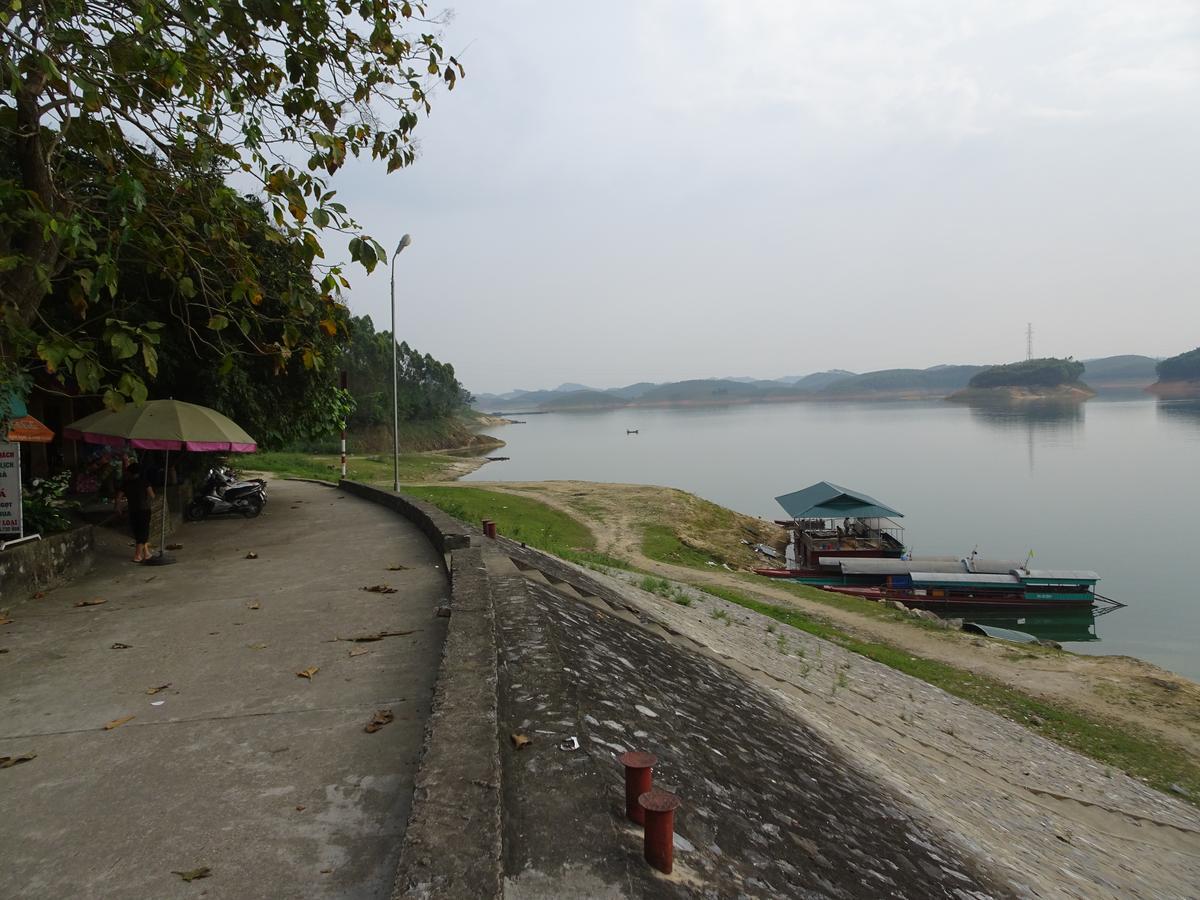 Thac Ba Family Homestay Ho To Exterior photo